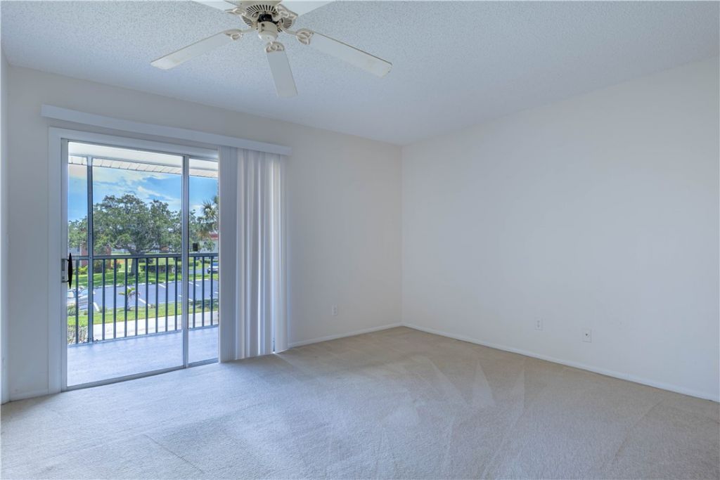 75 Royal Oak Court, Unit 202, Vero Beach, FL 32962 Photo