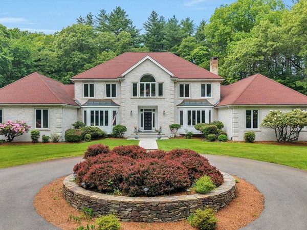 784 Strawberry Hill Rd, Concord, MA 01742