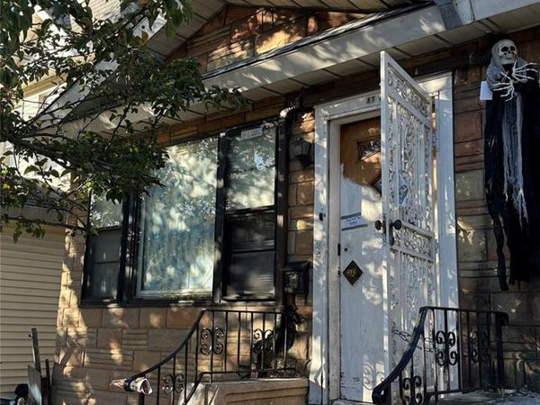 47-40 98th Place , Corona, NY 11368