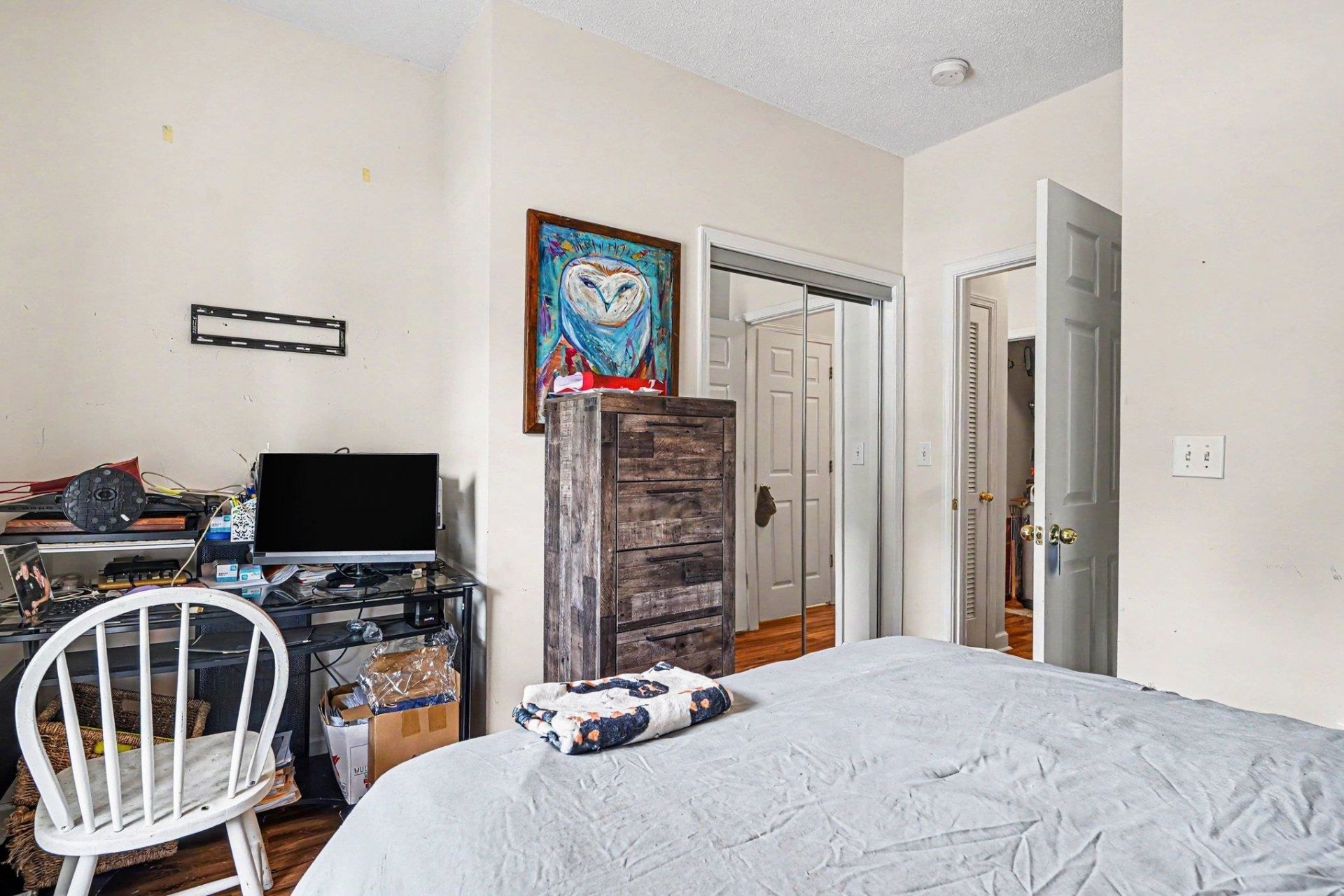 604 Heathrow Dr.  Photo 17