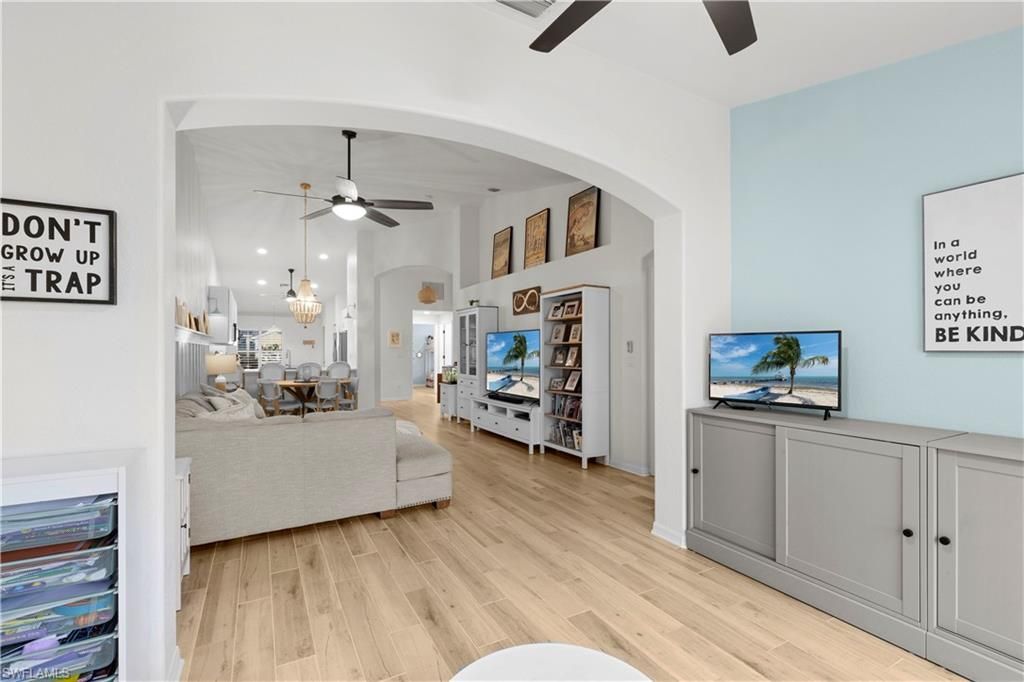 8330 Ibis Cove Cir, Unit B242, Naples, FL 34119 Photo