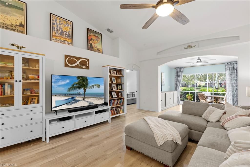 8330 Ibis Cove Cir, Unit B242, Naples, FL 34119 Photo