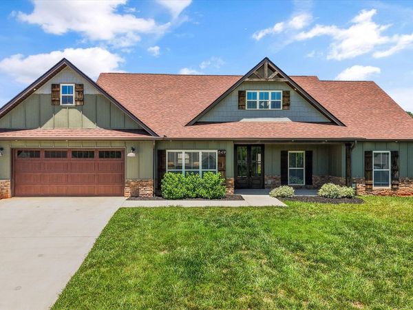 849 Pinebrooke Drive, Maryville, TN 37801