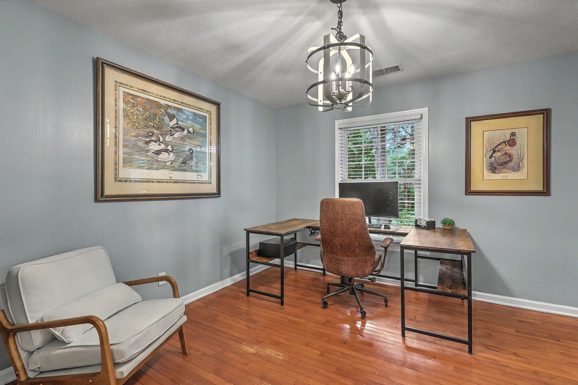 203 Shaftesbury Lane Photo 14