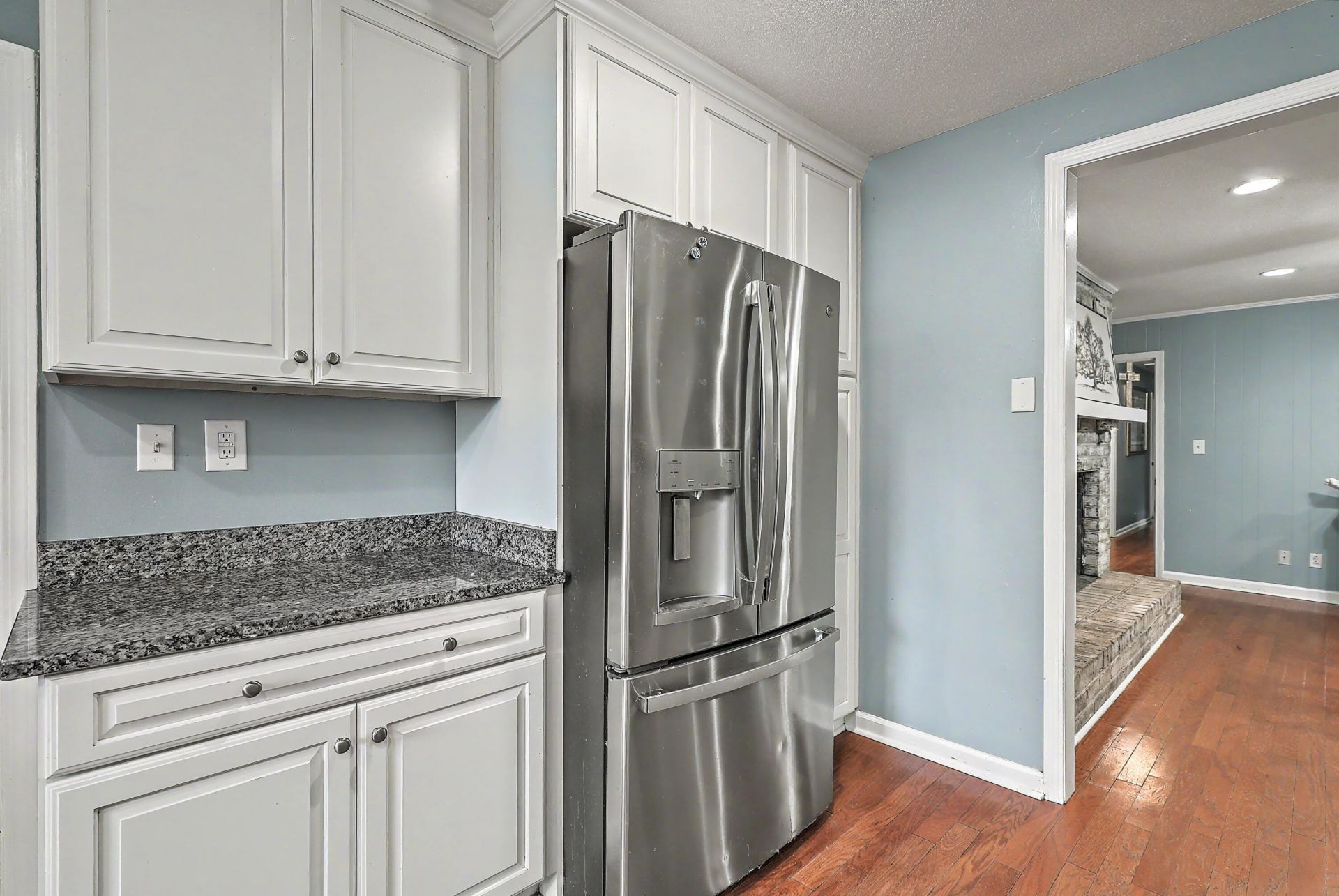 203 Shaftesbury Lane Photo 18