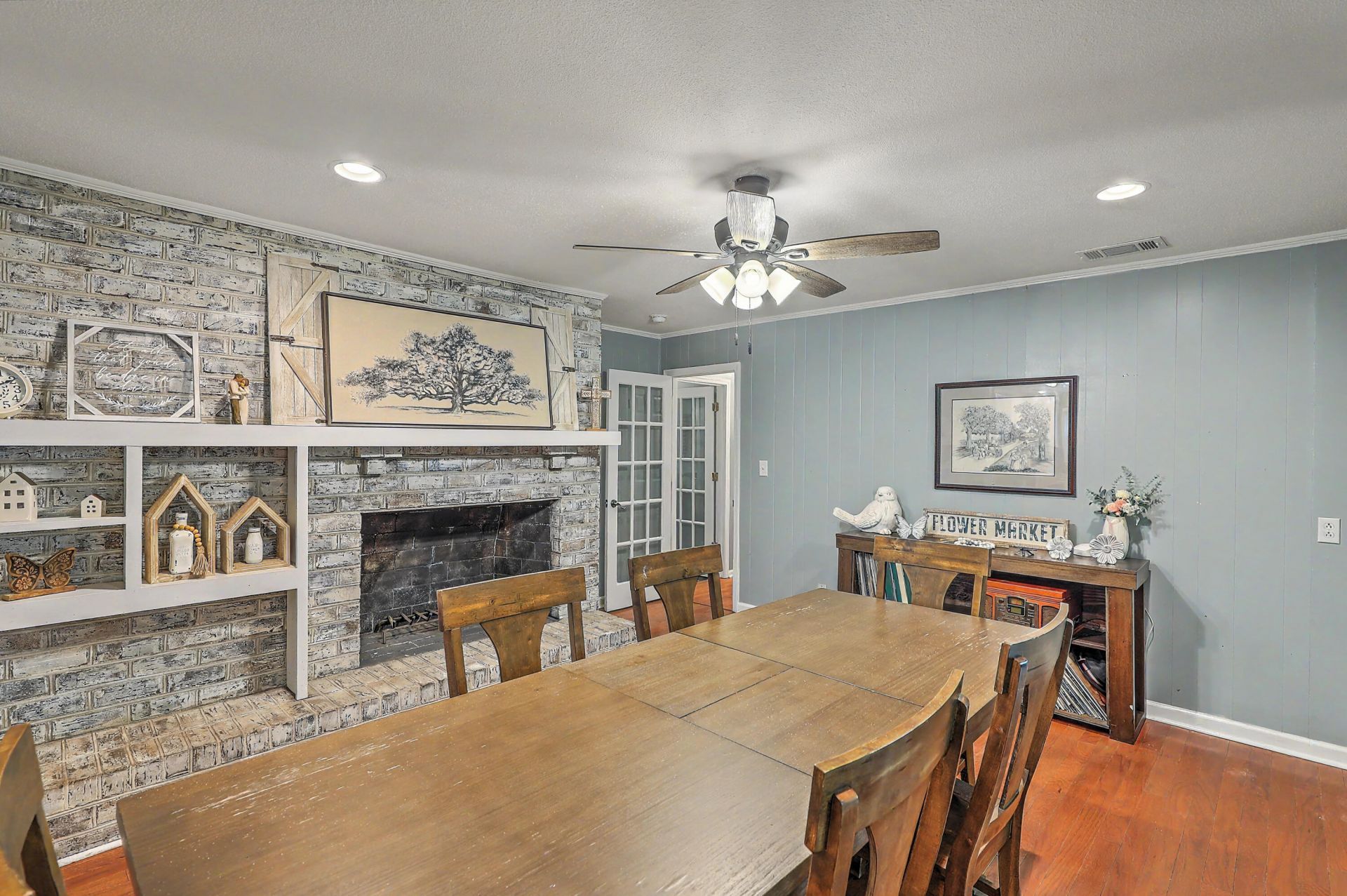 203 Shaftesbury Lane Photo 20
