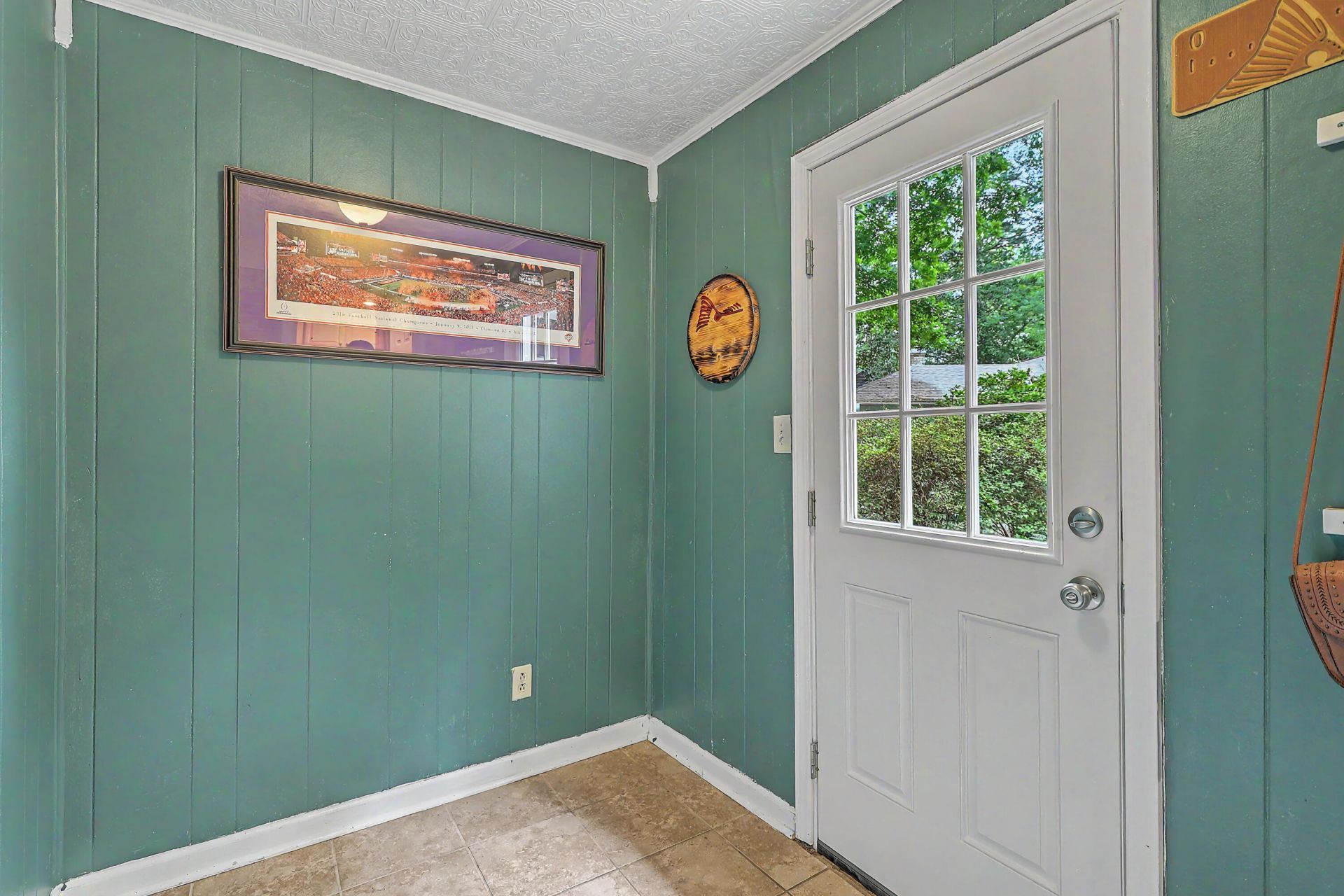 203 Shaftesbury Lane Photo 26