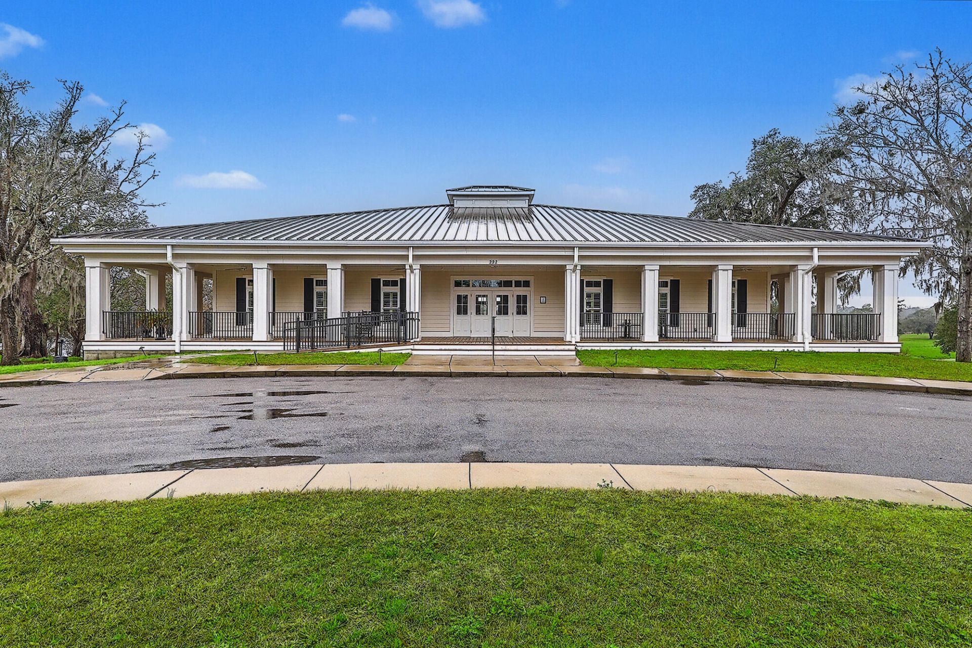203 Shaftesbury Lane Photo 40