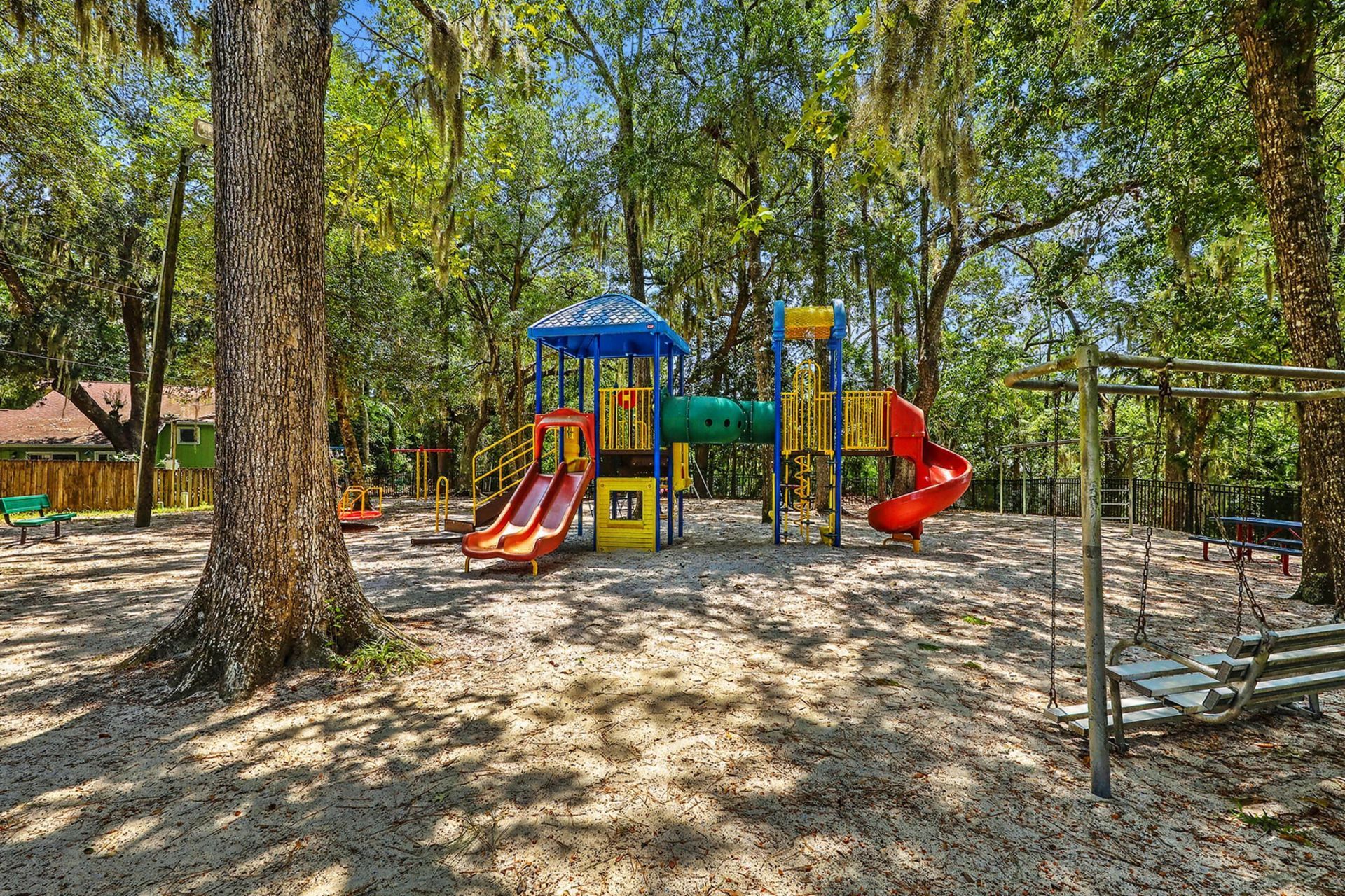 203 Shaftesbury Lane Photo 43
