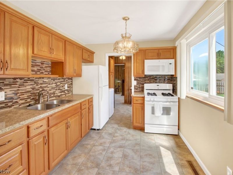 4307 W 146th Street , Cleveland, OH 44135 Photo 4