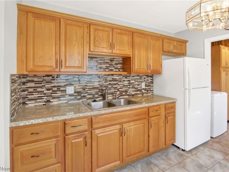 4307 W 146th Street , Cleveland, OH 44135 Photo 5