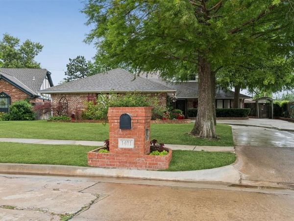 1401 Kingsgate Road, Oklahoma City, OK 73159