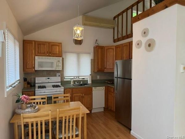 126 Lynn Avenue, Unit 7, Hampton Bays, NY 11946
