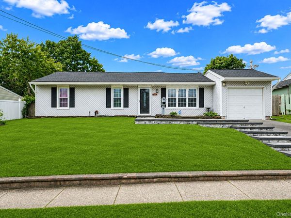 36 Naples Avenue , Central Islip, NY 11722