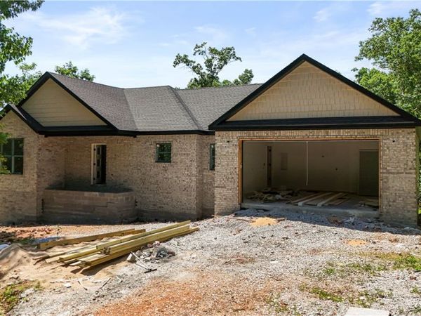 17 Leona, Bella Vista, AR 71715