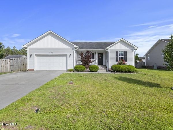 301 Pine Ridge Lane , Holly Ridge, NC 28445