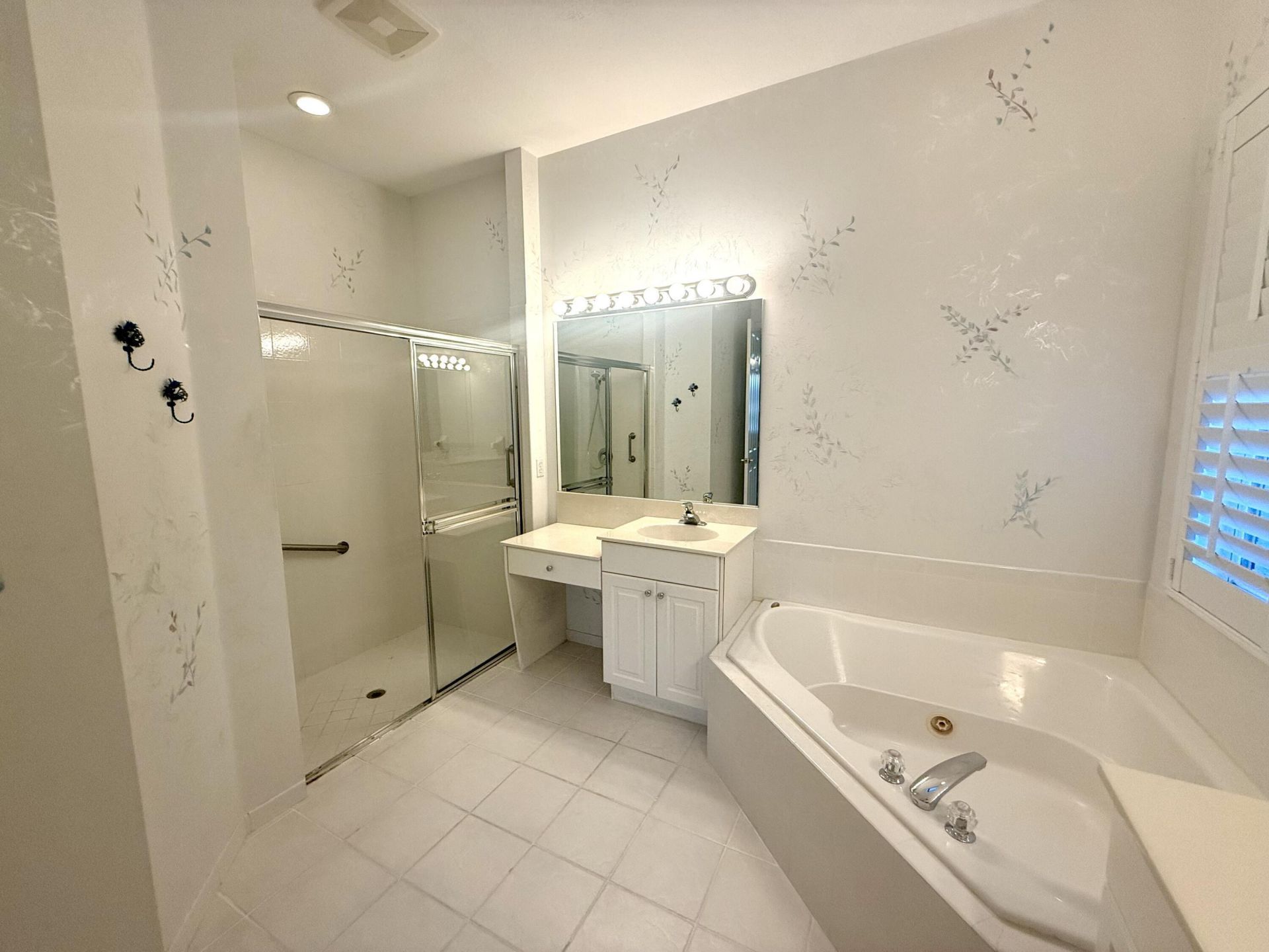 9041 Bay Harbour Circle, West Palm Beach, FL 33411 Photo