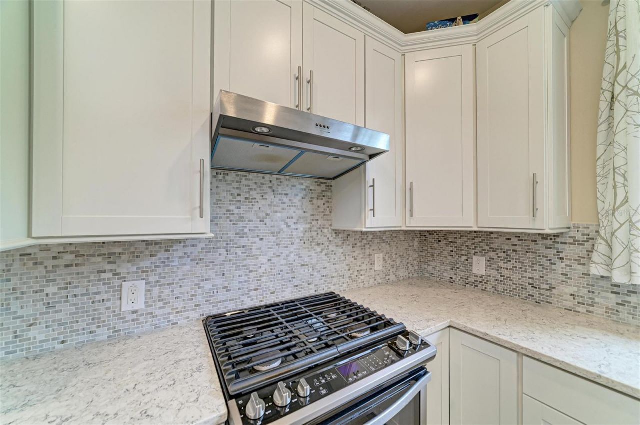 17002 Hampton Falls Terrace, Bradenton, FL 34202 Photo