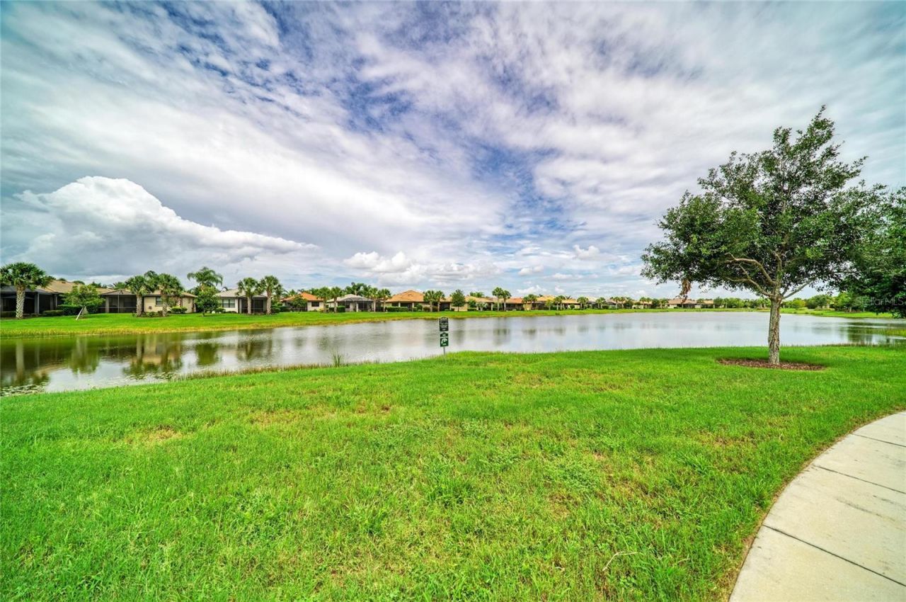 17002 Hampton Falls Terrace, Bradenton, FL 34202 Photo