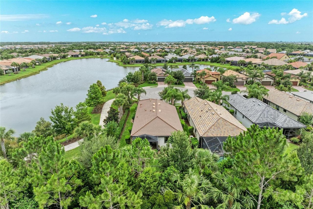 17002 Hampton Falls Terrace, Bradenton, FL 34202 Photo