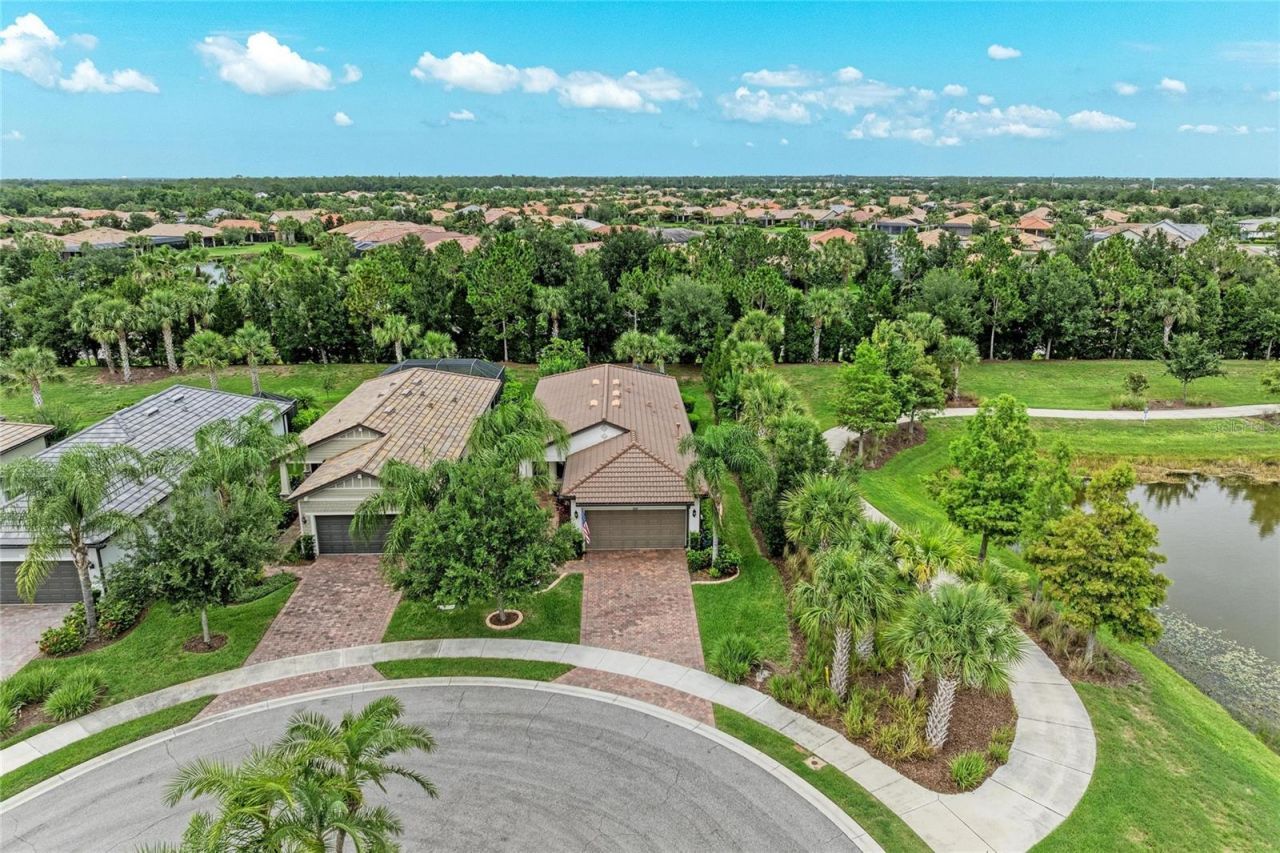 17002 Hampton Falls Terrace, Bradenton, FL 34202 Photo