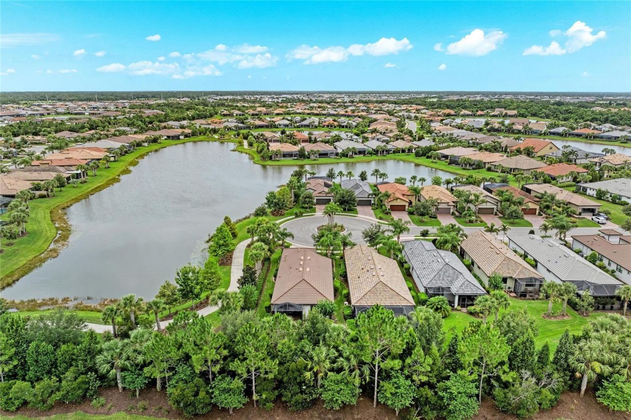 17002 Hampton Falls Terrace, Bradenton, FL 34202 Photo