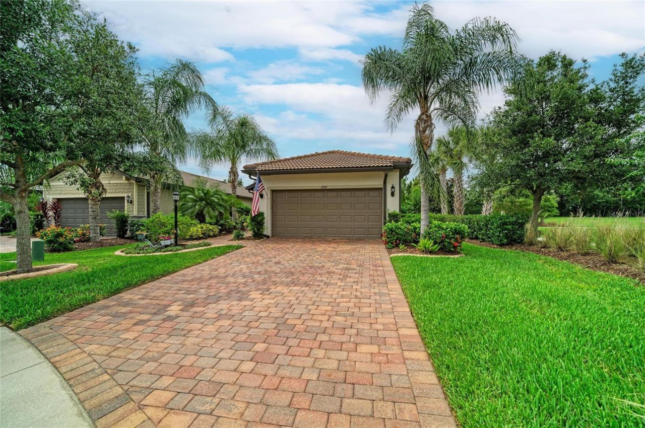 17002 Hampton Falls Terrace, Bradenton, FL 34202 Photo
