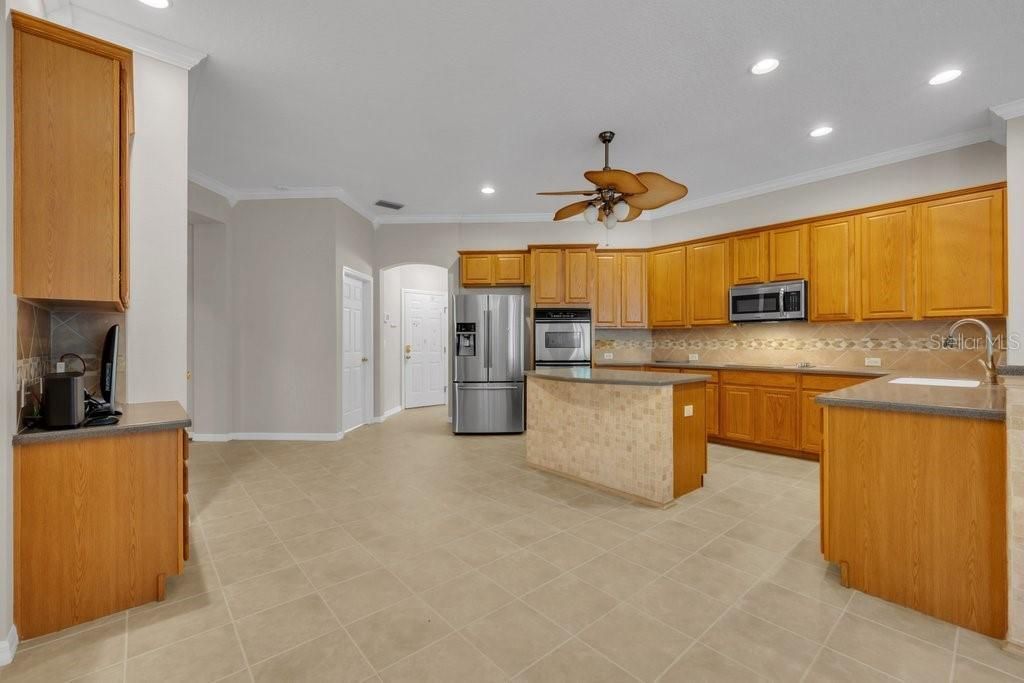 6122 Kestrelpark Drive, Lithia, FL 33547 Photo