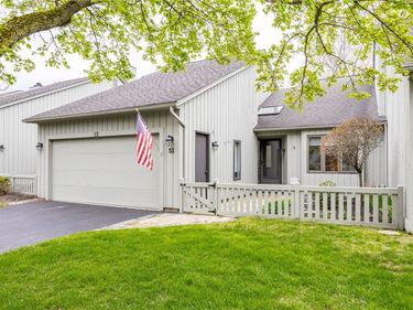 53 Waterview Circle , Rochester, NY 14625