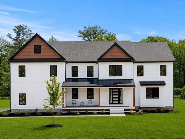 4 Fitzpatrick Ln, Billerica, MA 01862