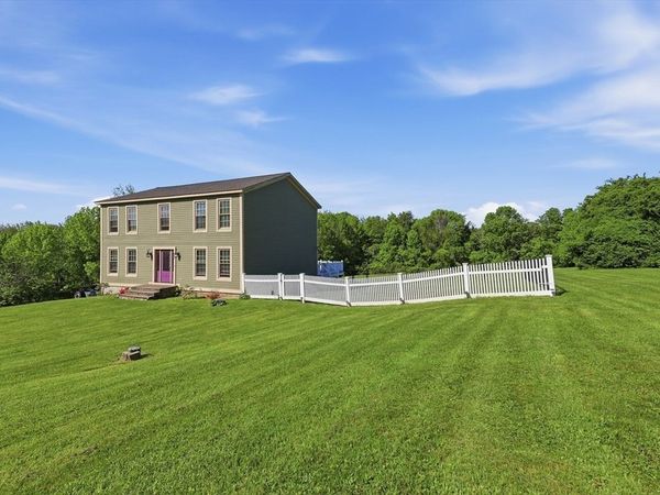 720 East Hill Road, Oakham, MA 01068