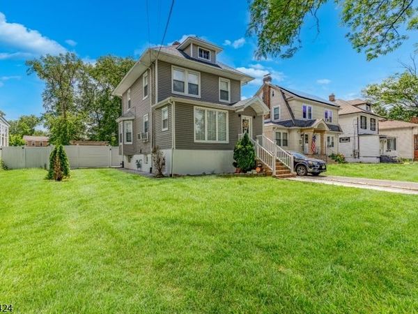 245 W 3Rd Ave, Roselle, NJ 07203