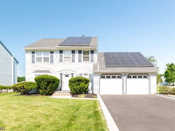 80 Sturbridge Dr, Piscataway, NJ 08854