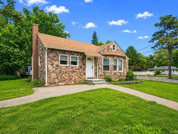 276 Dogwood Road W, Mastic Beach, NY 11951