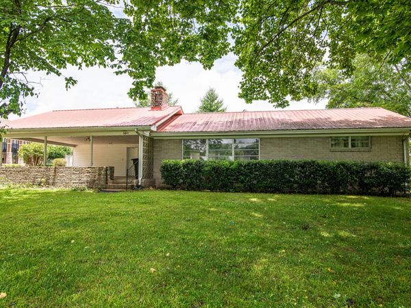 101 Wilkins Dr , Tullahoma, TN 37388