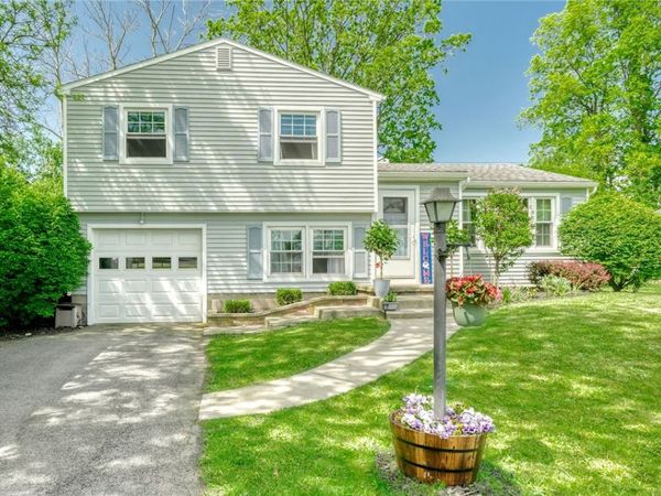 46 Arlington Park , Canandaigua, NY 14424