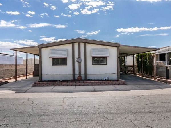 3338 Ewa Beach Drive , Las Vegas, NV 89122