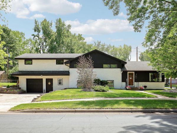 2817 W 108th Street, Bloomington, MN 55431