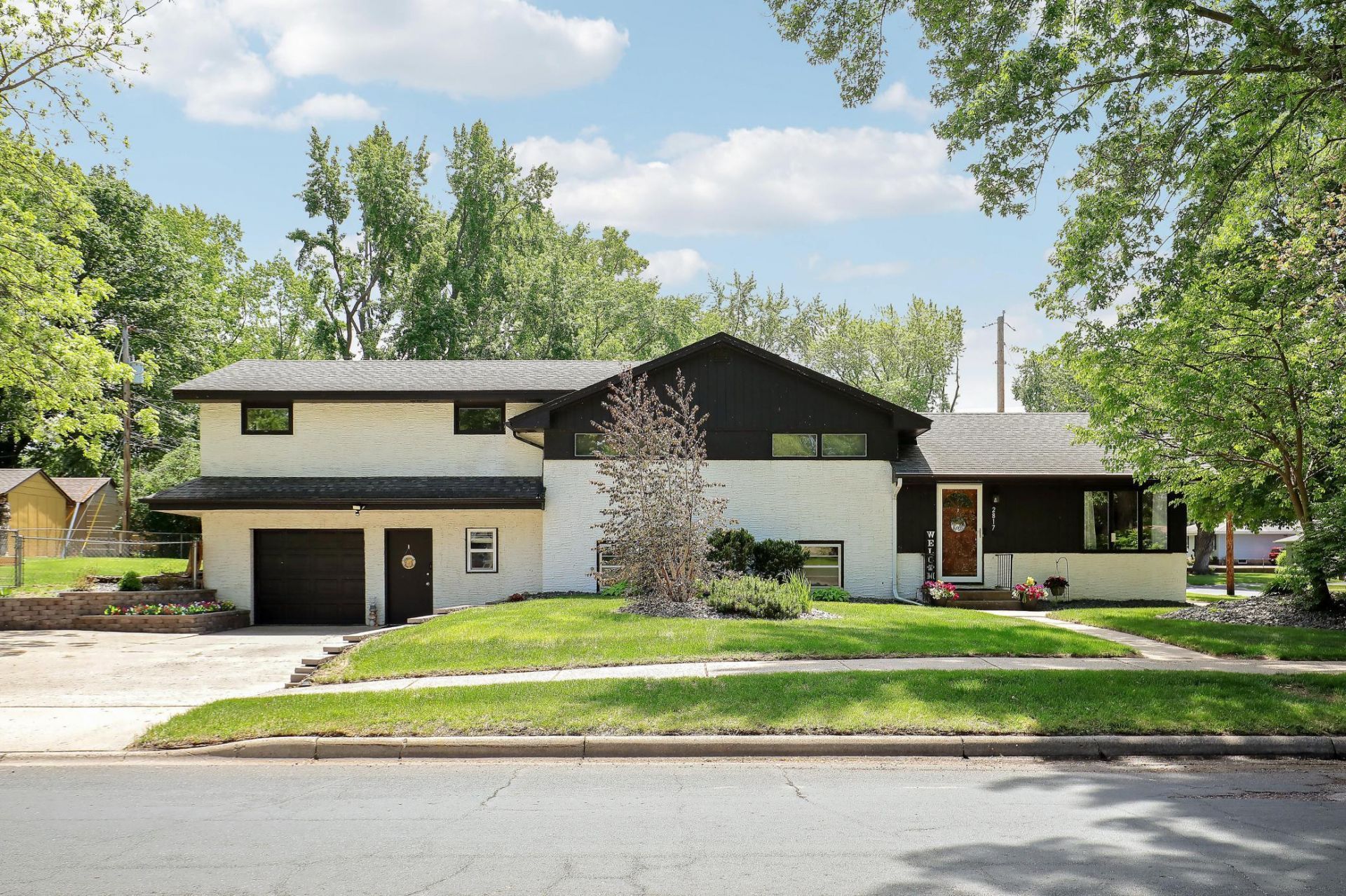 2817 W 108th Street , Bloomington, MN 55431