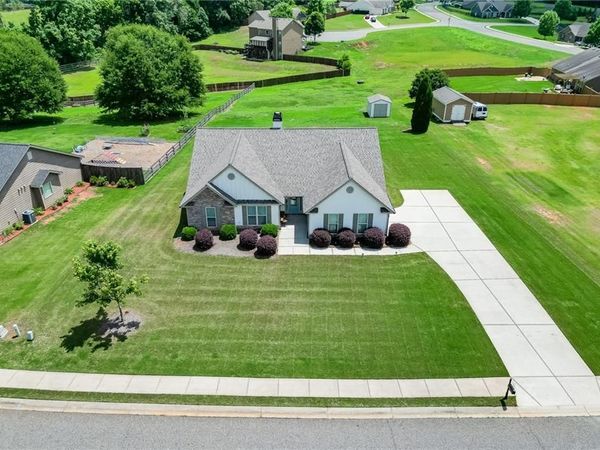 818 Bradmore Court, Hoschton, GA 30548