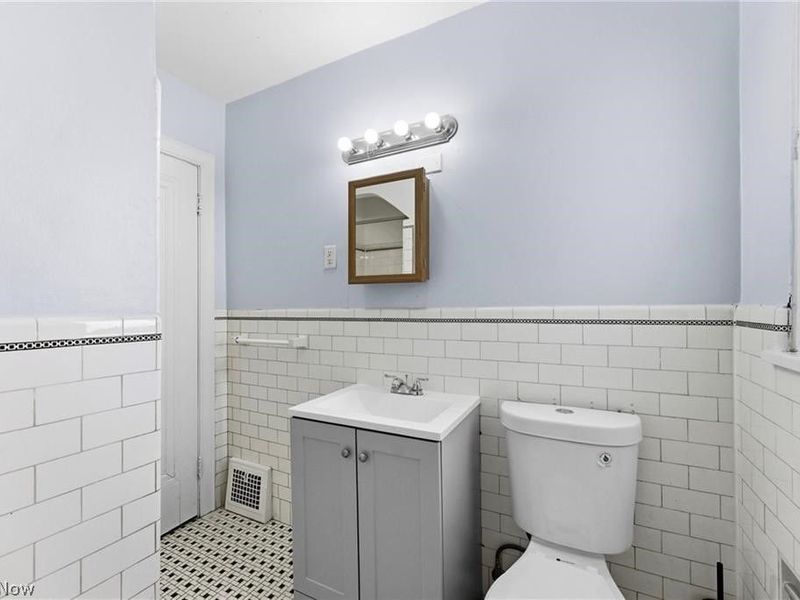 876 Eloise Drive , Unit Upper, Cleveland Heights, OH 44112 Photo 20