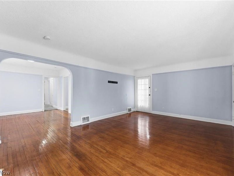 876 Eloise Drive , Unit Upper, Cleveland Heights, OH 44112 Photo 4