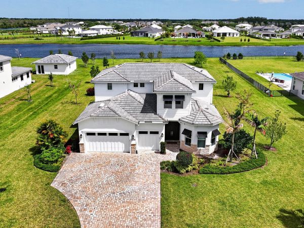 20160 SE Bridgewater Drive, Jupiter, FL 33458