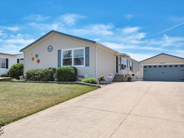 23012 Glen Eagle Drive, Frankfort, IL 60423