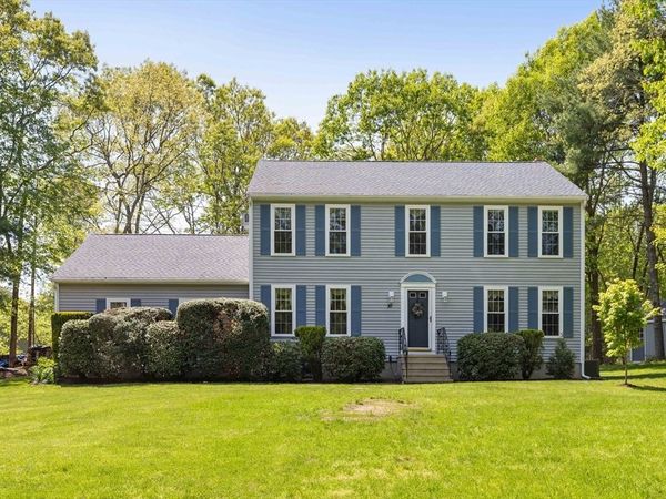 10 Barnstable Rd, Norfolk, MA 02056