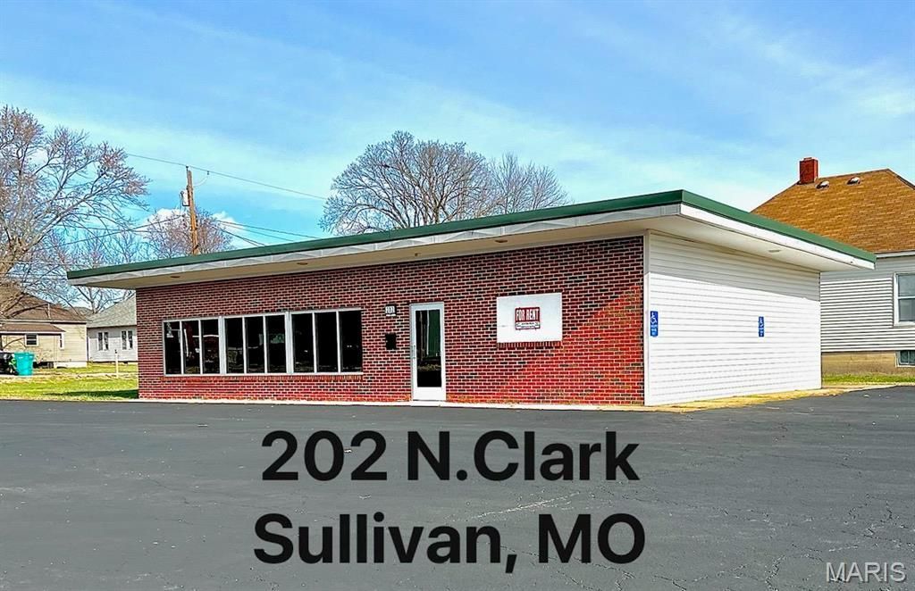 202 N Clark Street N, Sullivan, MO 63080 Main Photo