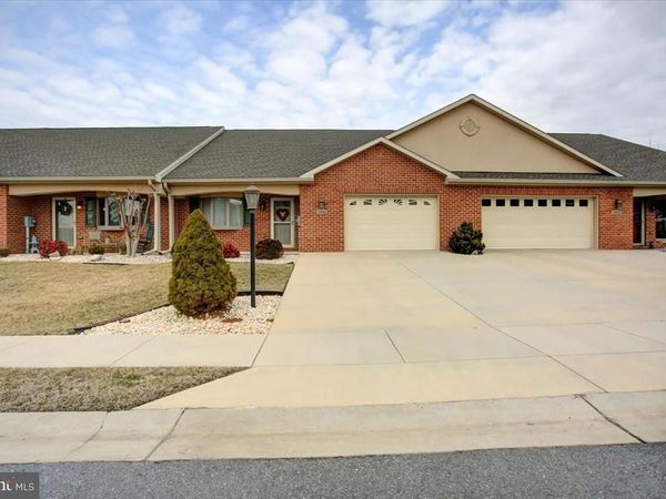 19446 SAPPHIRE DRIVE , HAGERSTOWN, MD 21742