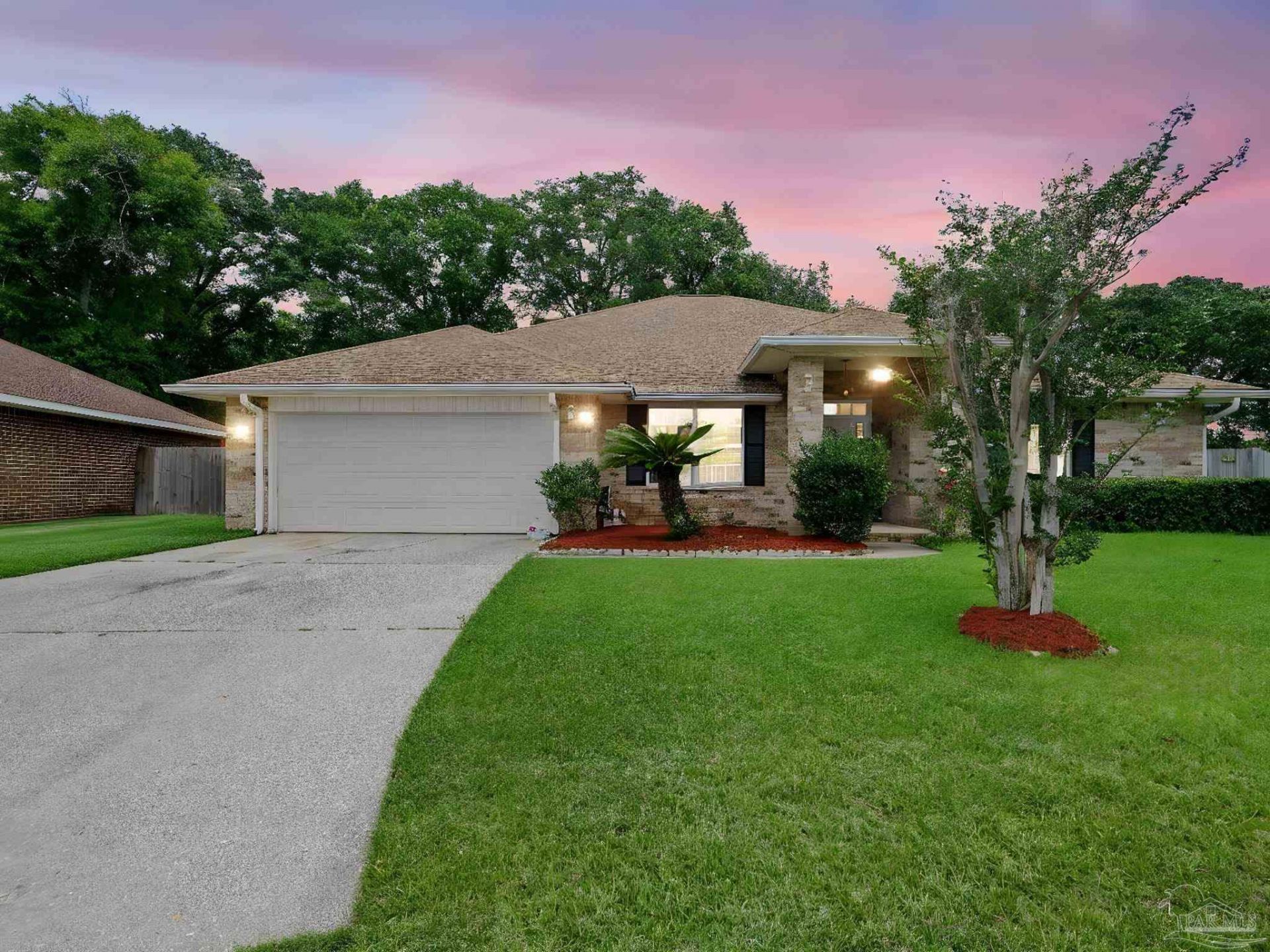 6096 Suntan Cir, Pensacola, FL 32526 Main Photo