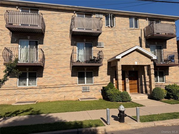 6152 170th Street , Fresh Meadows, NY 11365