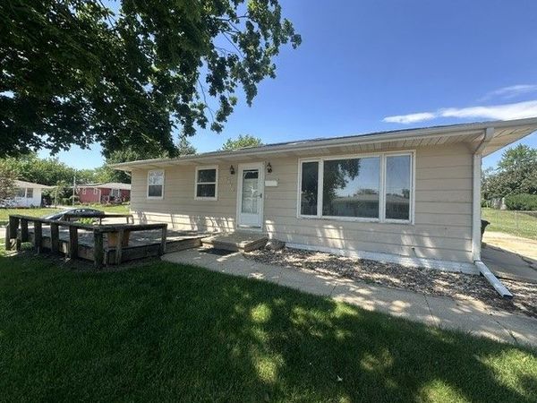 1640 Daleview Drive, Marion, IA 52302